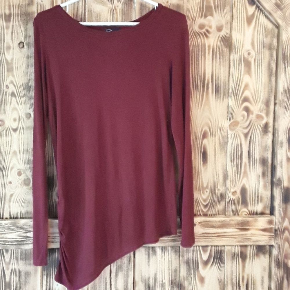 8/$20 Gap Size Medium Burgundy Long T-shirt